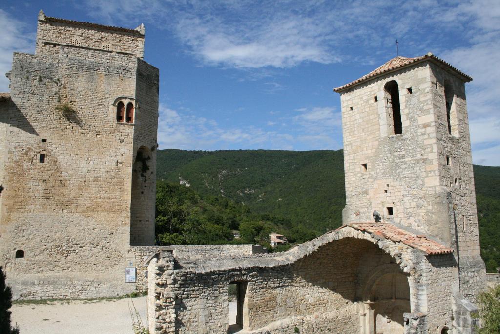 Logis Hotel Les Hospitaliers Le Poët-Laval Δωμάτιο φωτογραφία