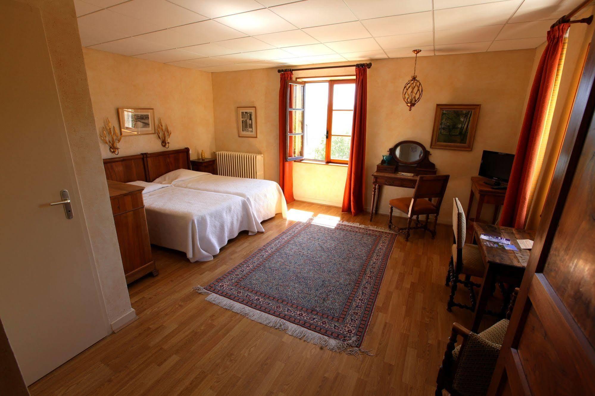 Logis Hotel Les Hospitaliers Le Poët-Laval Εξωτερικό φωτογραφία