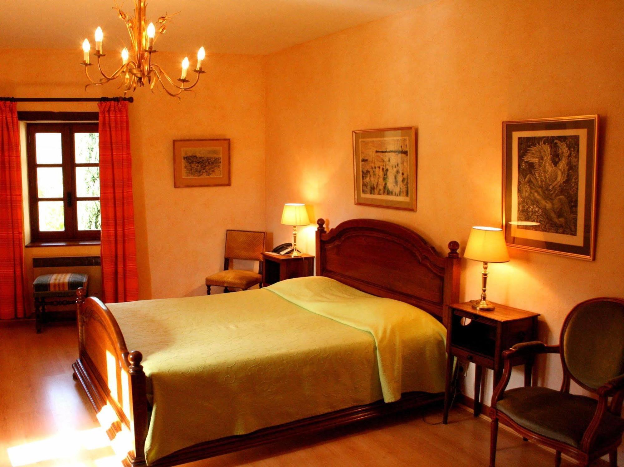 Logis Hotel Les Hospitaliers Le Poët-Laval Εξωτερικό φωτογραφία